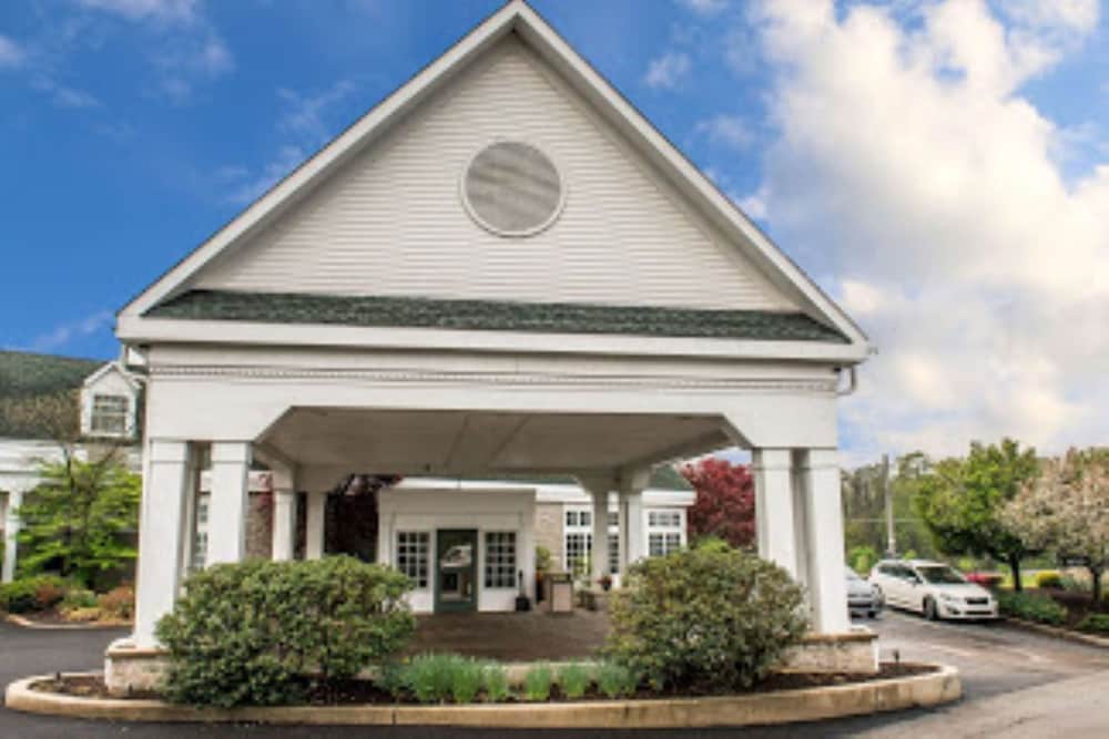Quality Inn Pittsburgh Airport 1