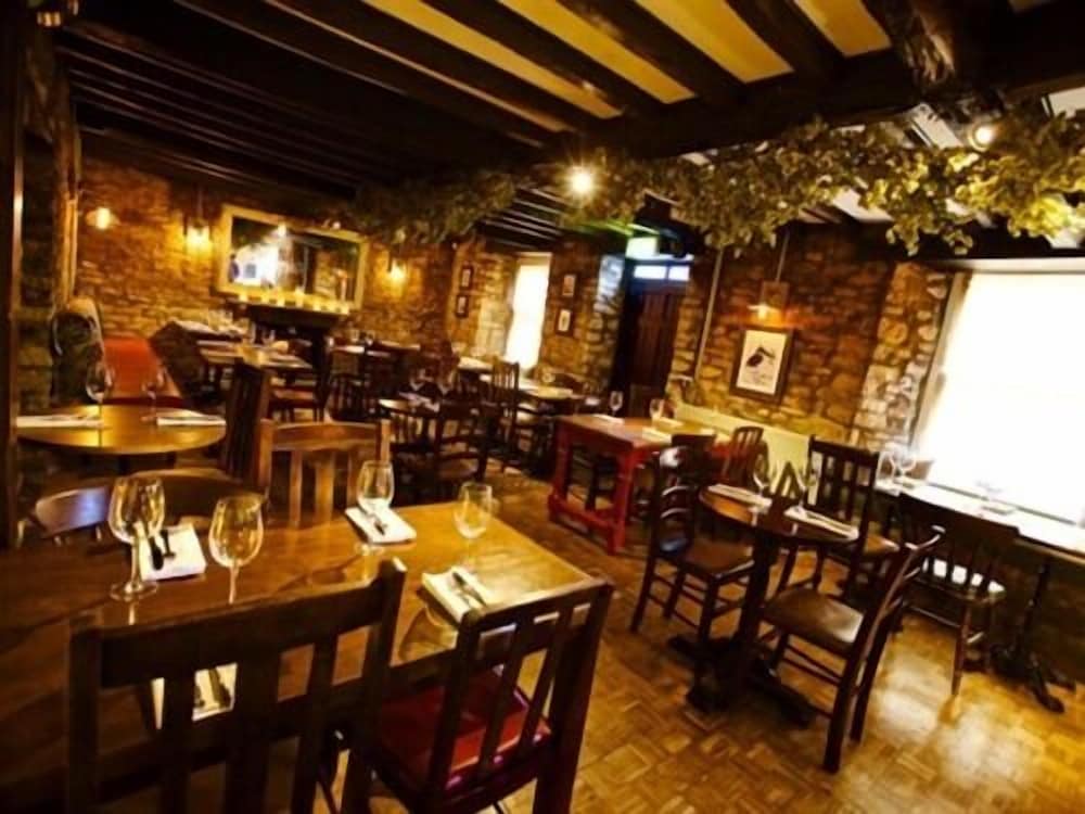 Woodstock Arms 1