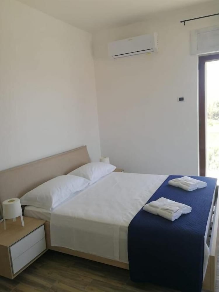 B&B Crispino 1
