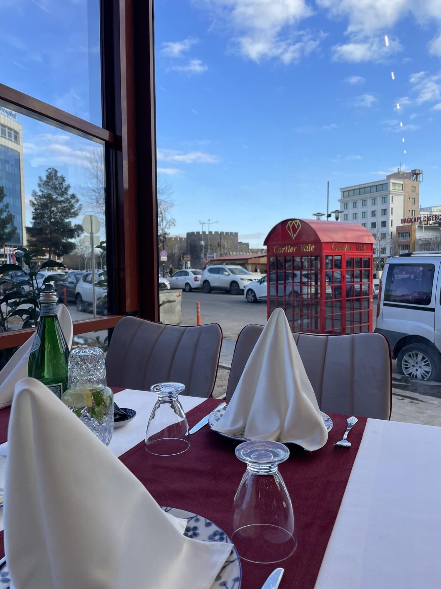 Cartier Luxury Otel 2