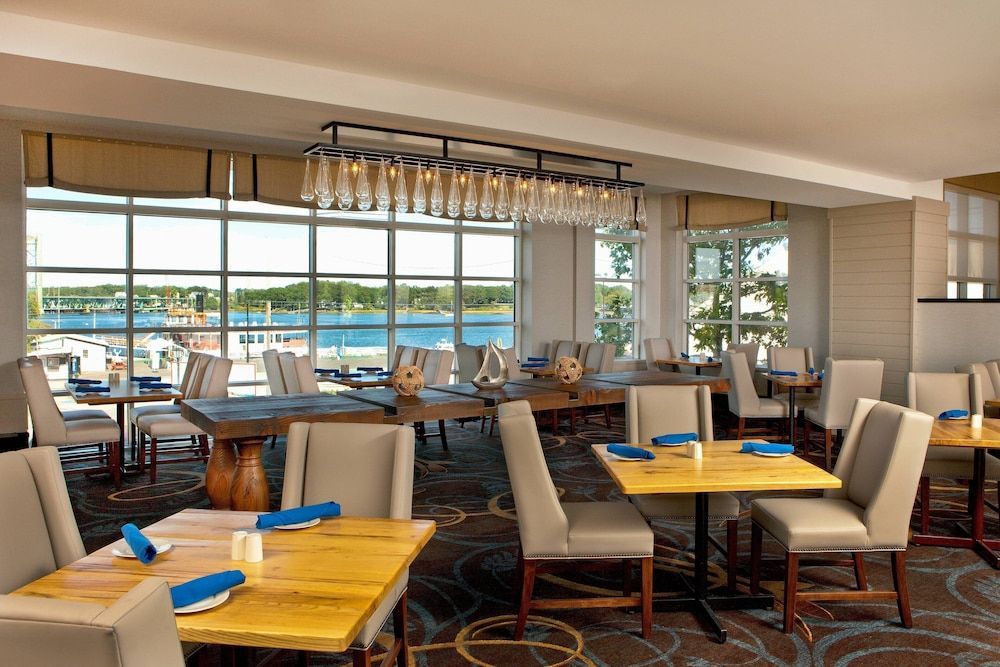 Sheraton Portsmouth Harborside Hotel 1