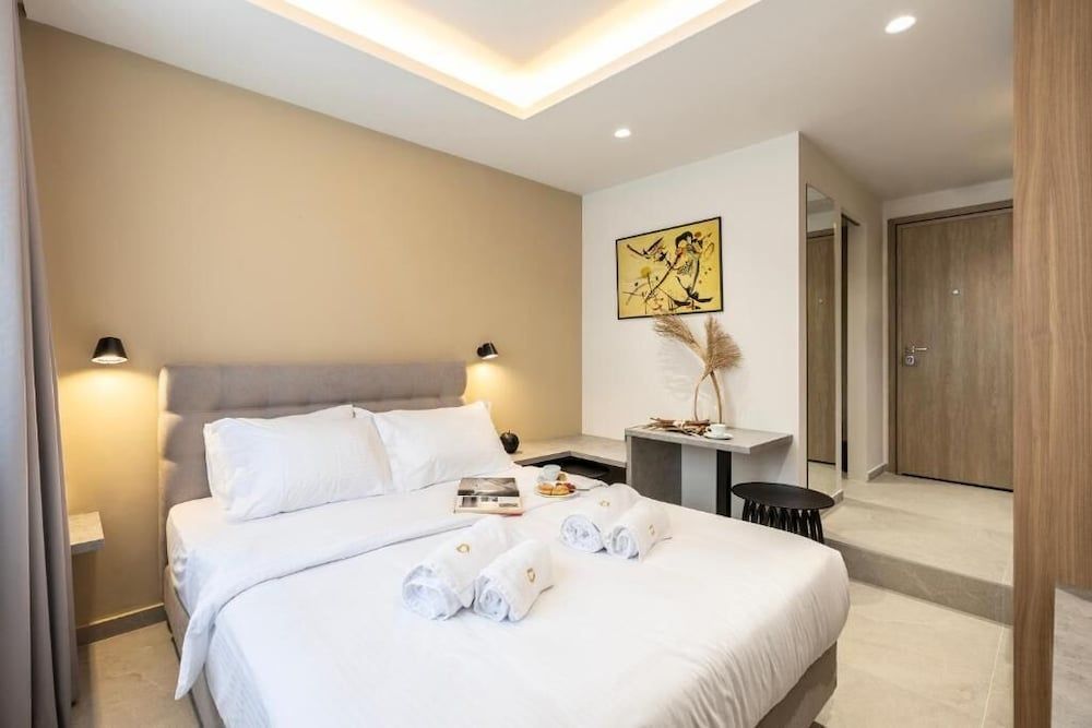 DOMIOS Suites Athens 2