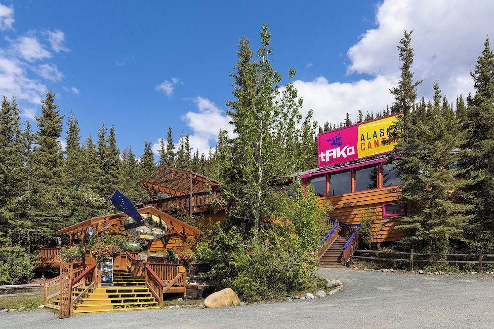 Denali Crow's Nest Cabins 1