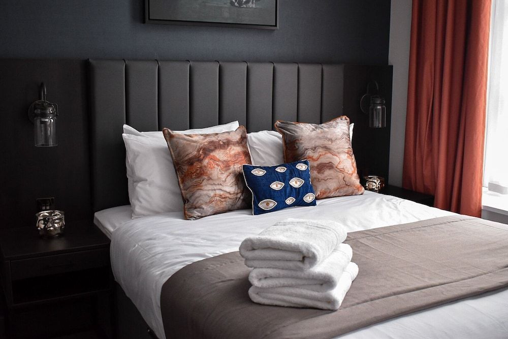 EPIC Duke Street Townhouse, City Centre Apartments 1