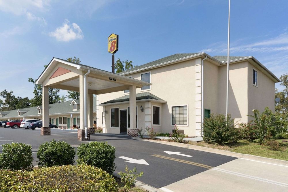 Super 8 by Wyndham Chatsworth/Dalton 1