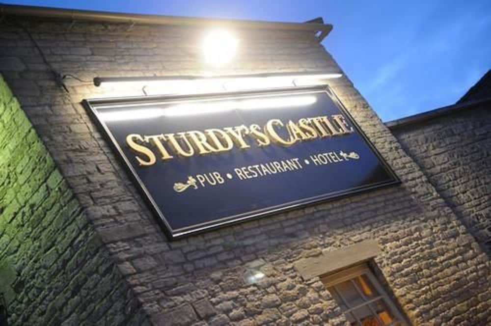 Sturdy`s Castle - Historic Coaching Inn near Blenheim Palace, Oxfordshire 1