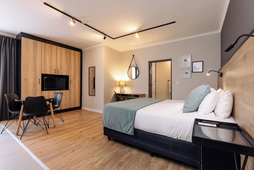 MINT Hotel 84 on Katherine 1