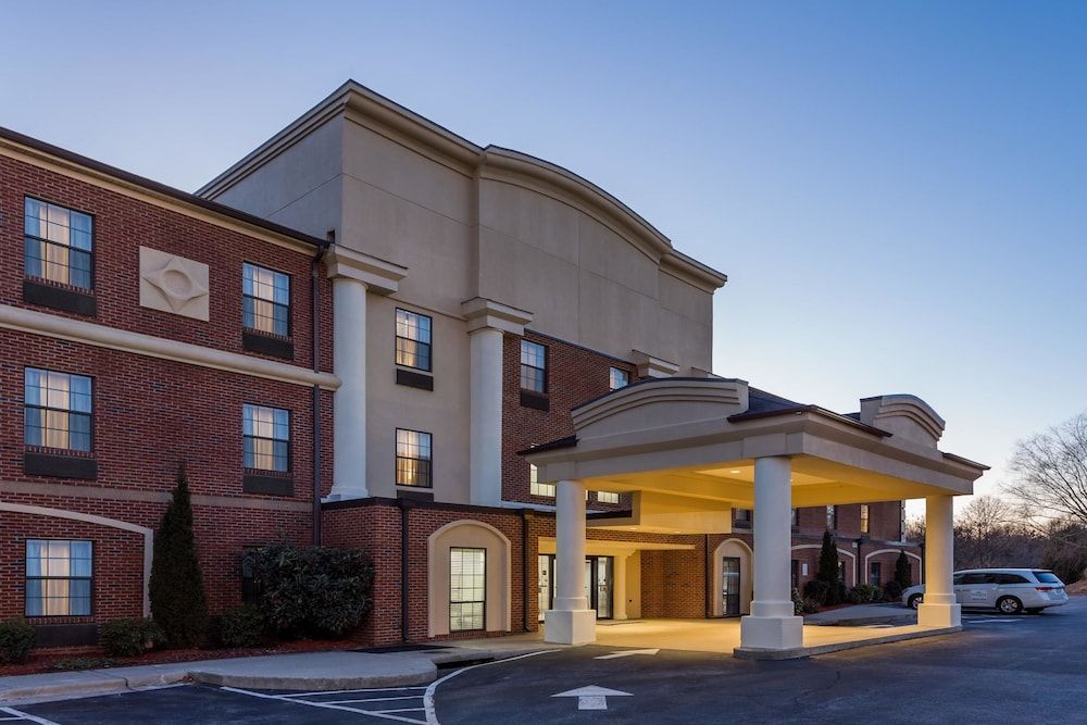 Wingate by Wyndham High Point Greensboro Airport South 1