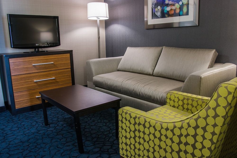 Holiday Inn Express & Suites JACKSON by IHG 2