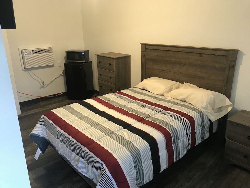 Rose's Lodging 2