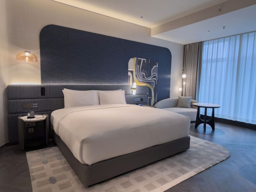 voco Suites Shenzhen Huanggang by IHG 2