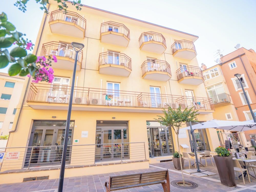 Hotel La Bussola 1