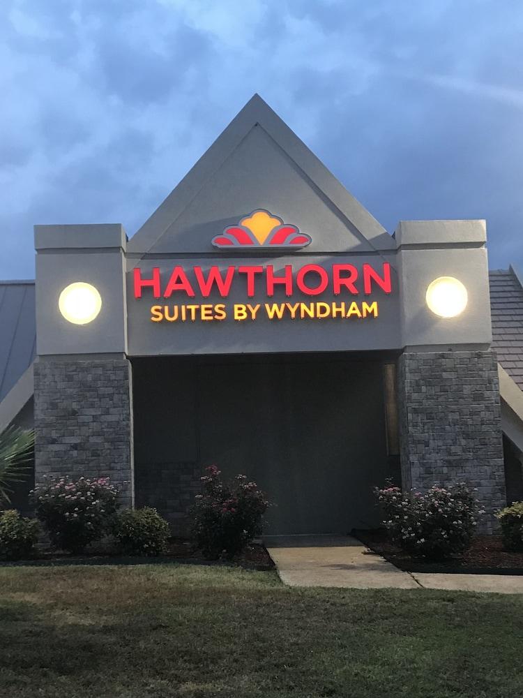 Hawthorn Suites by Wyndham Columbia 1