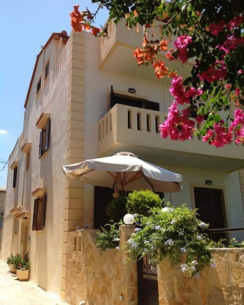 Asterias Studios & Apartments 1