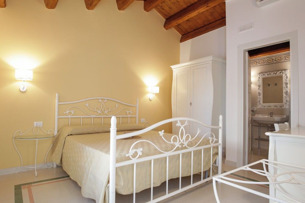 B&B Monsignore 1