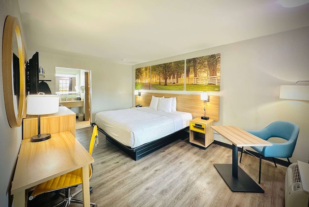 Days Inn Alexandria by Wyndham 2