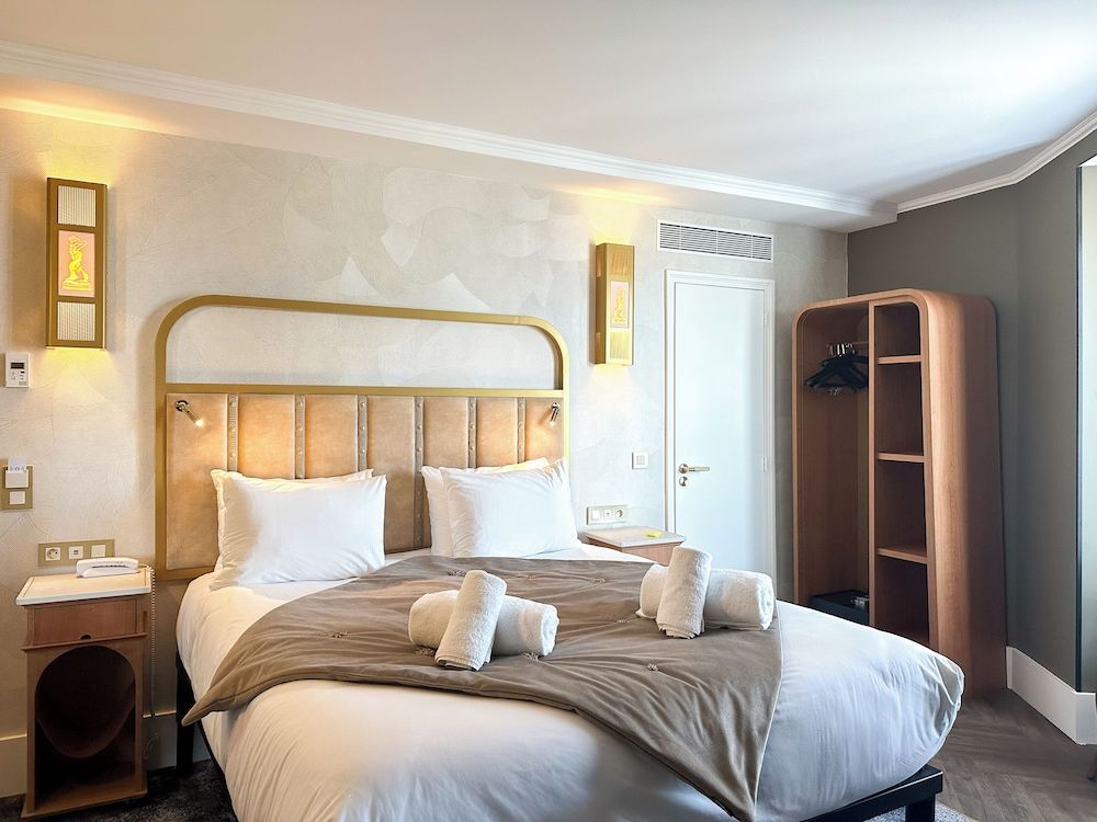 Hôtel BOHEM, Sacré-Cœur 1