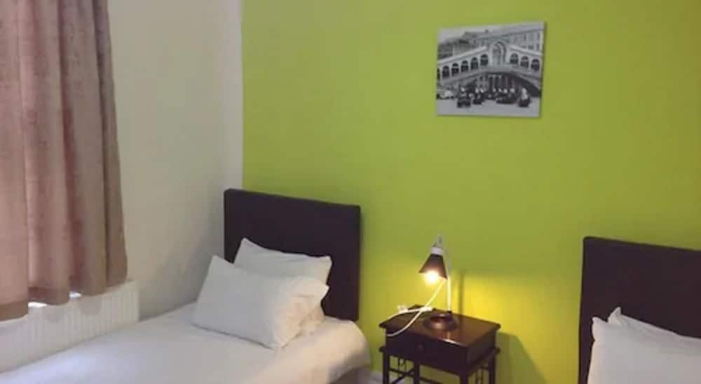City View Hotel Roman Road 1