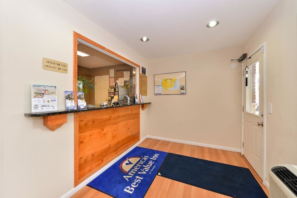 Americas Best Value Inn Near Downtown Nashville 2