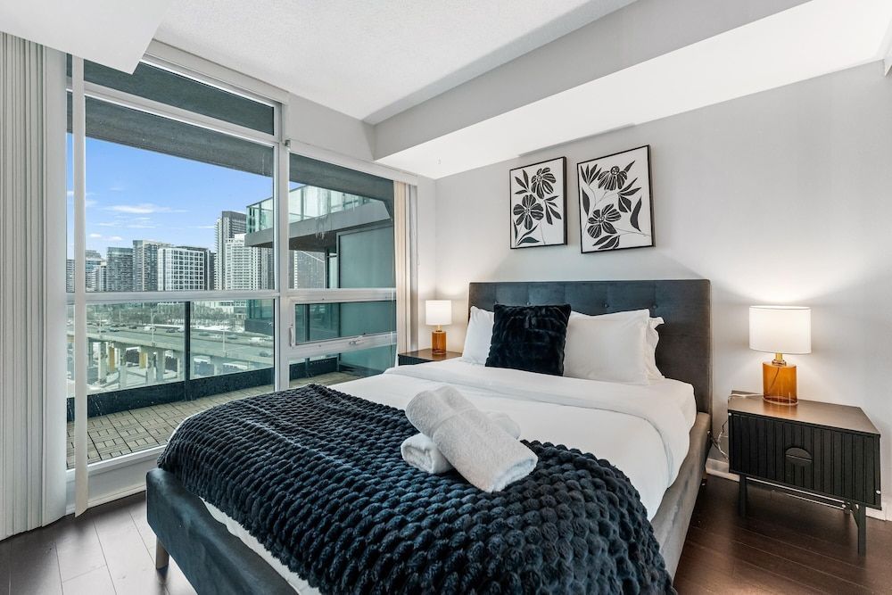 The Bayview - Downtown Toronto 2