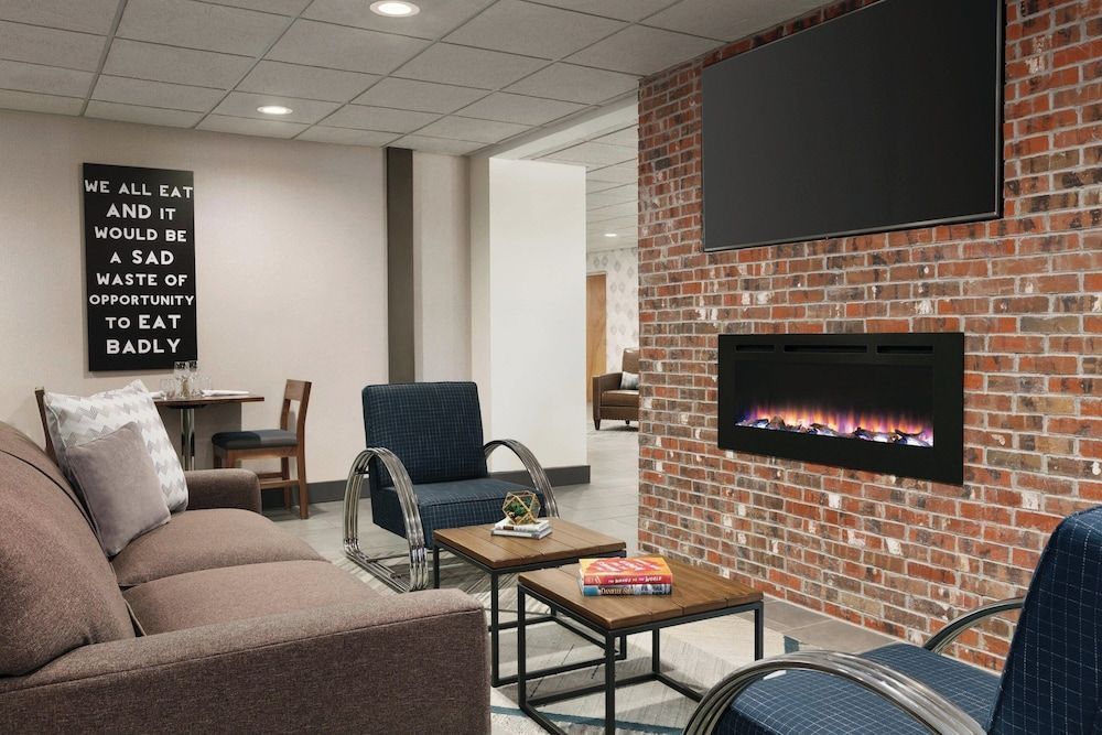 Four Points by Sheraton Raleigh Arena 1