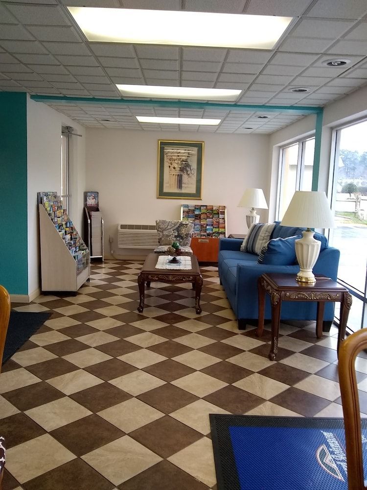 Howard Johnson by Wyndham Virginia Beach 2