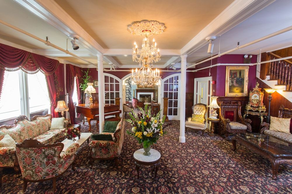 Queen Anne Hotel 1