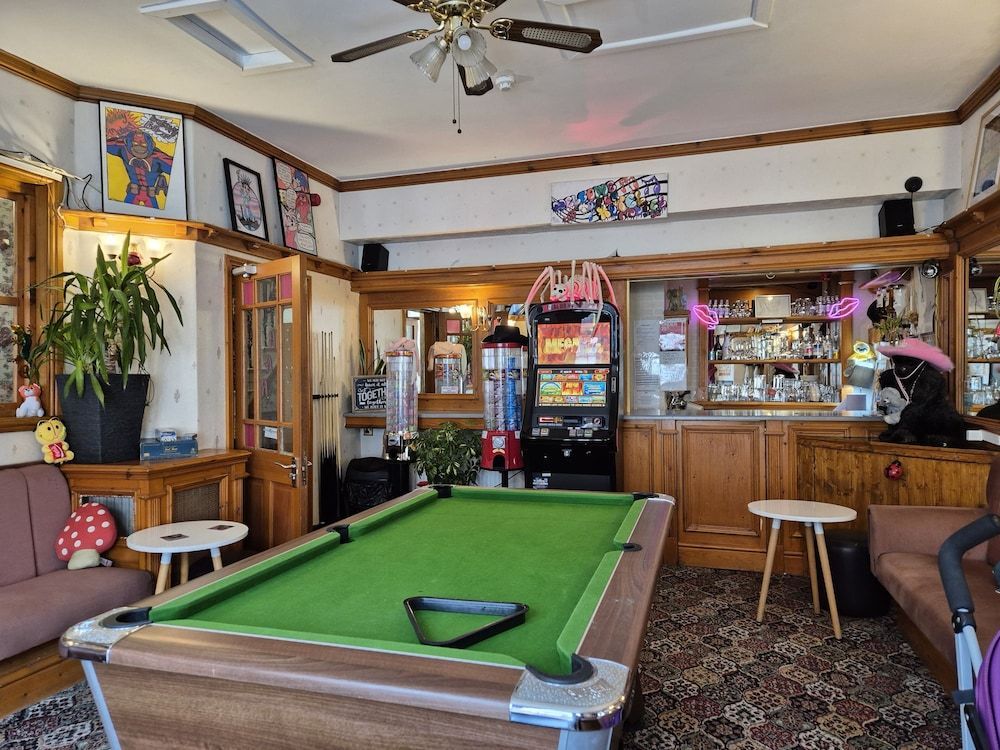 Pine Lodge Hotel 2