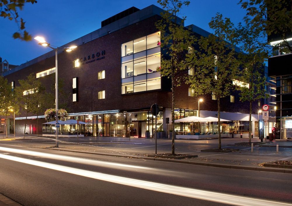 Carbon Hotel 1