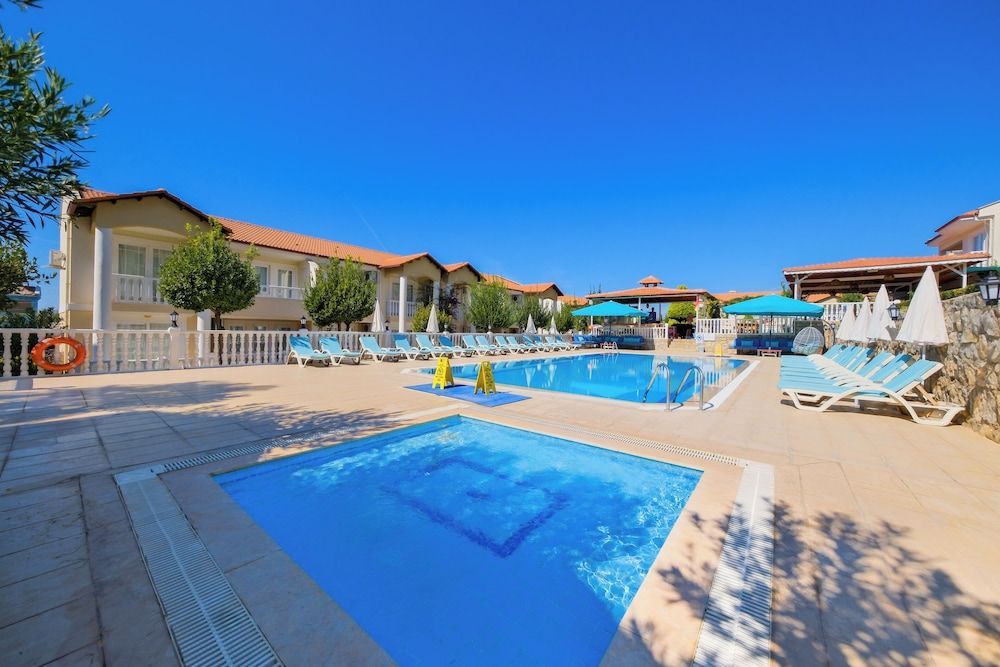 Larimar Suite Hotel 1