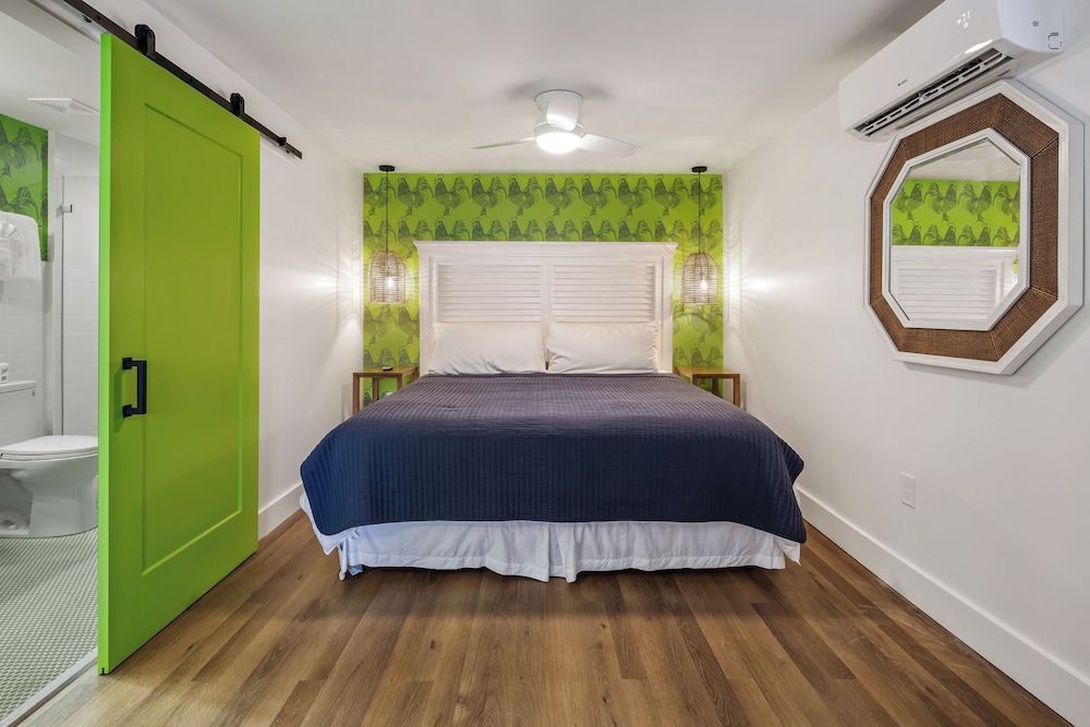 Custom House Inn All 2