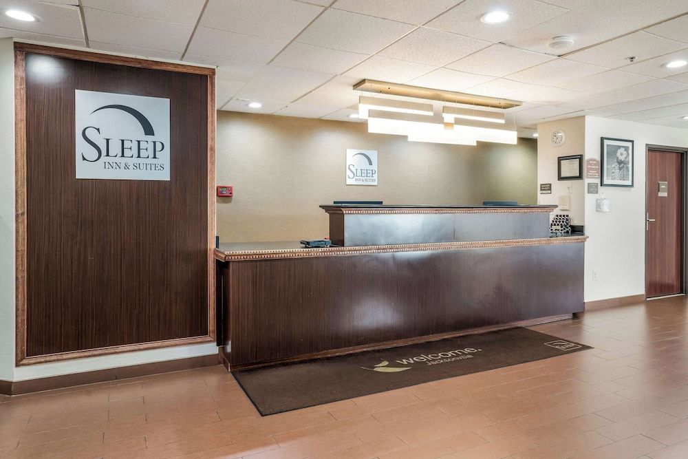 Sleep Inn & Suites Jacksonville near Camp Lejeune 1