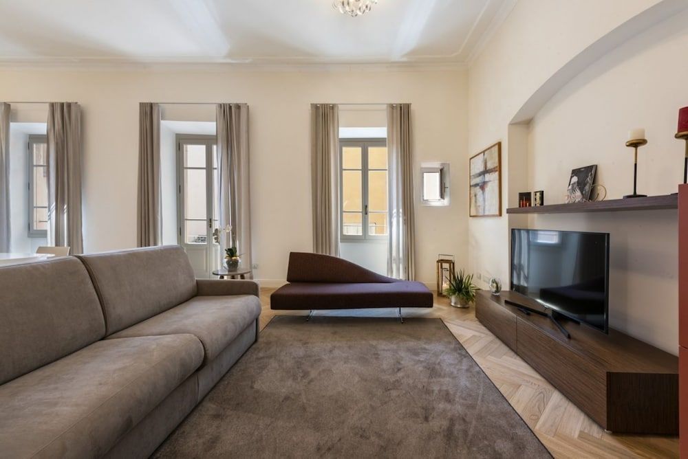 Brunelleschi Stylish 1