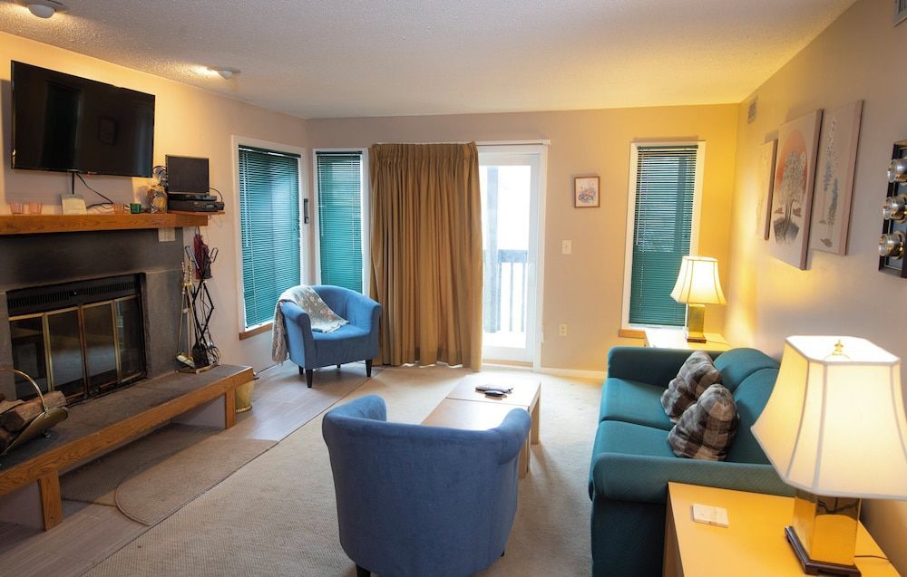 Mountain Lodge at Okemo, A Vail Resorts Property 1