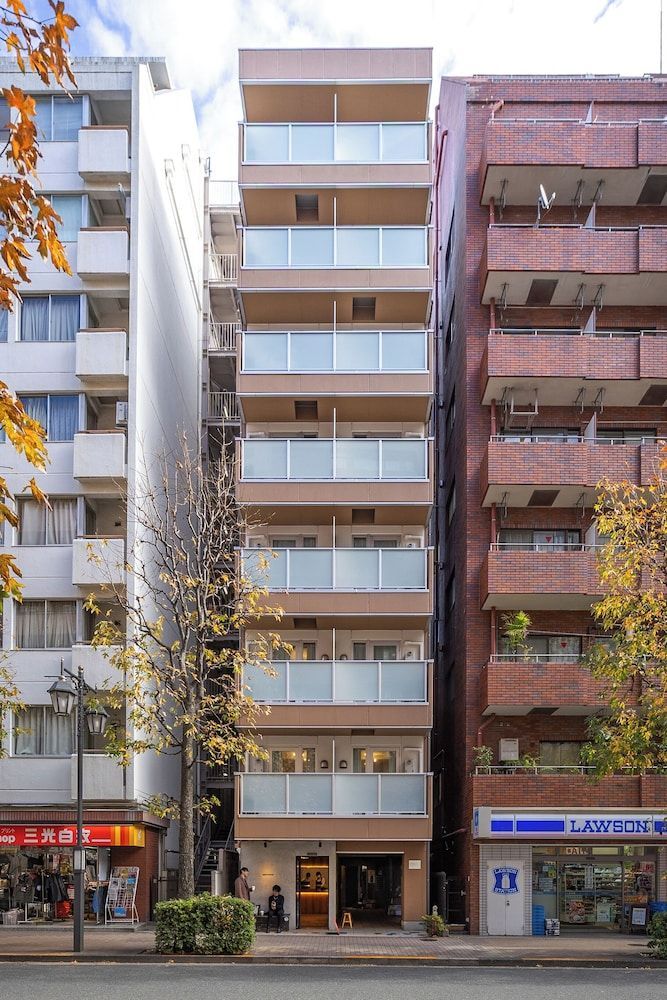Dash Living Shinjuku 1