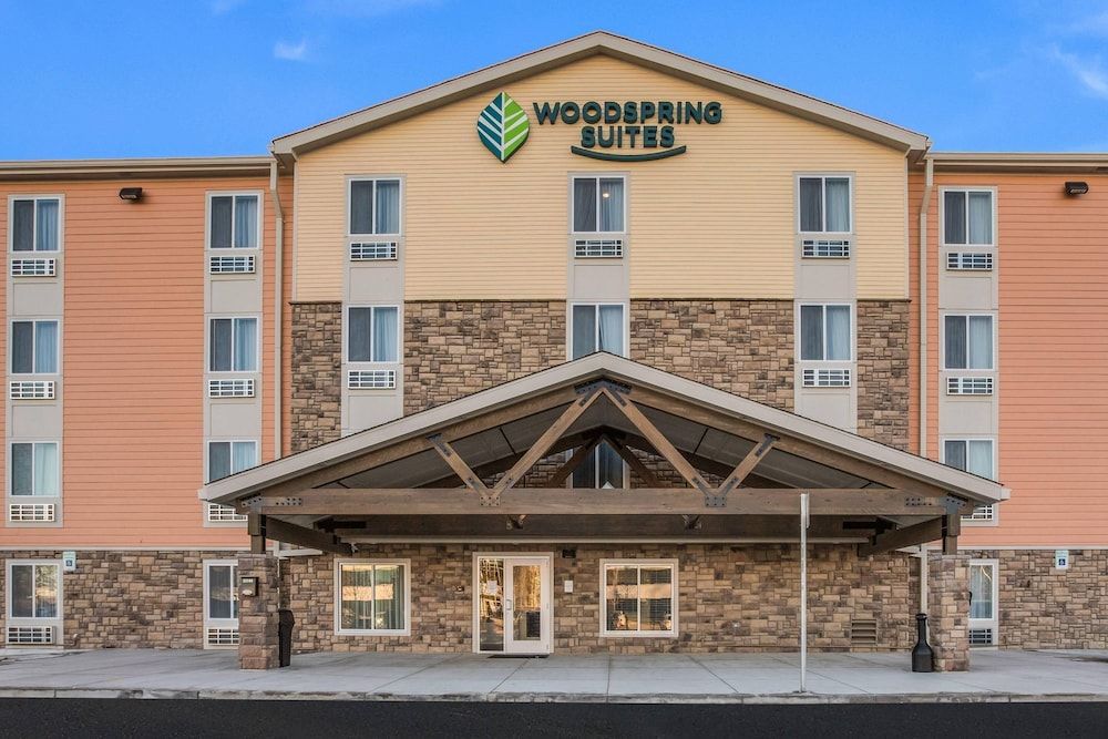 WoodSpring Suites Novi Farmington 1