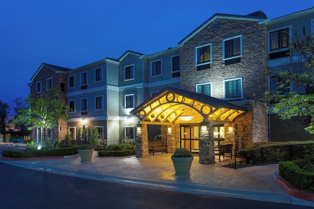 Staybridge Suites IRVINE EAST/LAKE FOREST by IHG 1