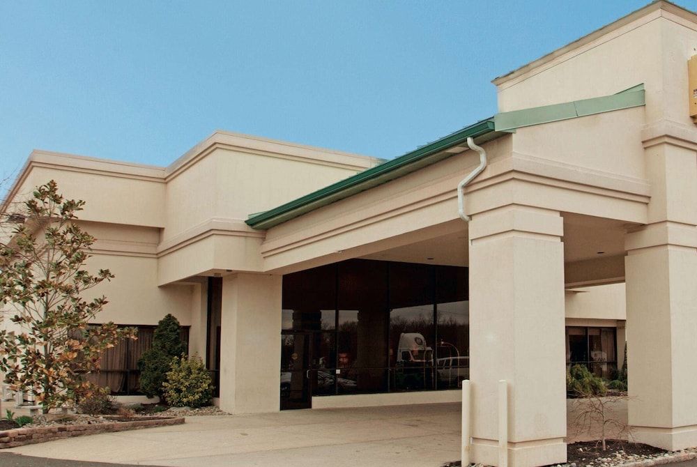 Ramada Inn by Wyndham Fairfield NJ 1