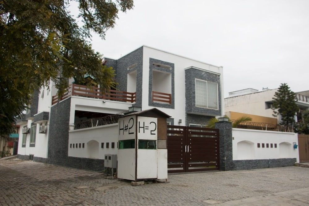 Crosswinds Guest House 1