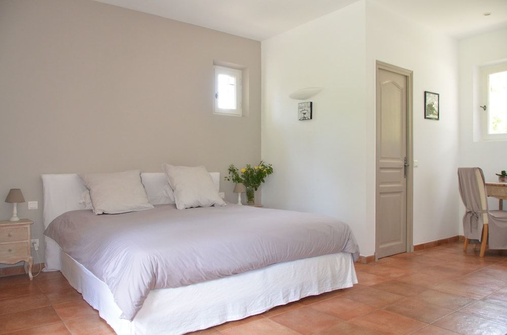 La Bastide De L'aube Chambre d hôtes 2
