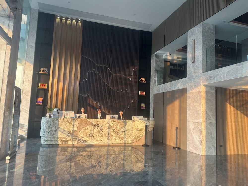 Marquis Hotel 2