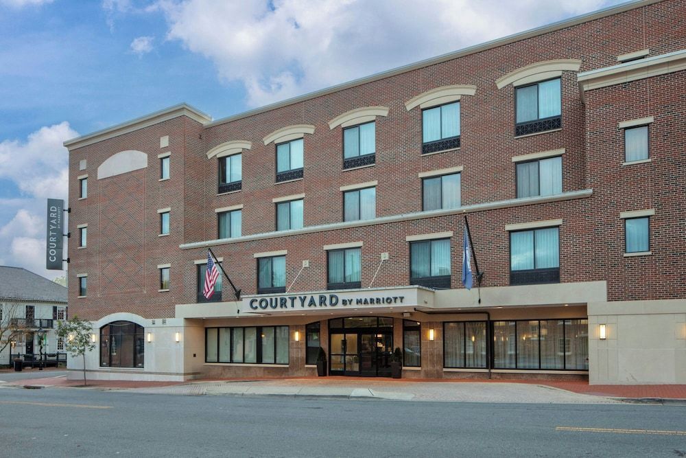Courtyard by Marriott Fredericksburg Historic District 1