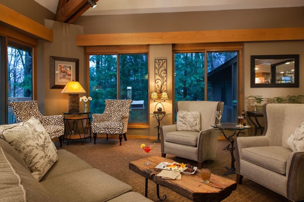 The Inn At Honey Run 2