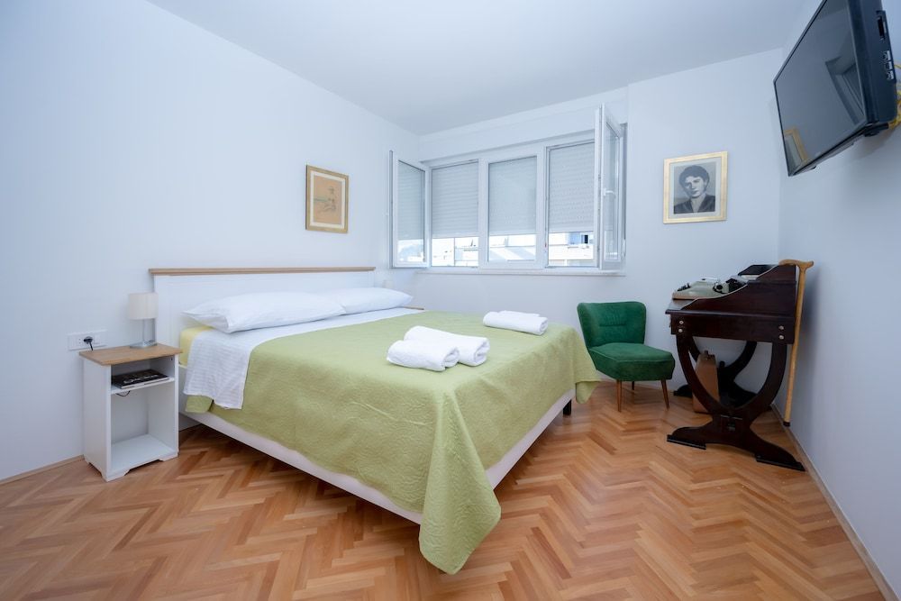 Billie Holiday apartment with balcony 1