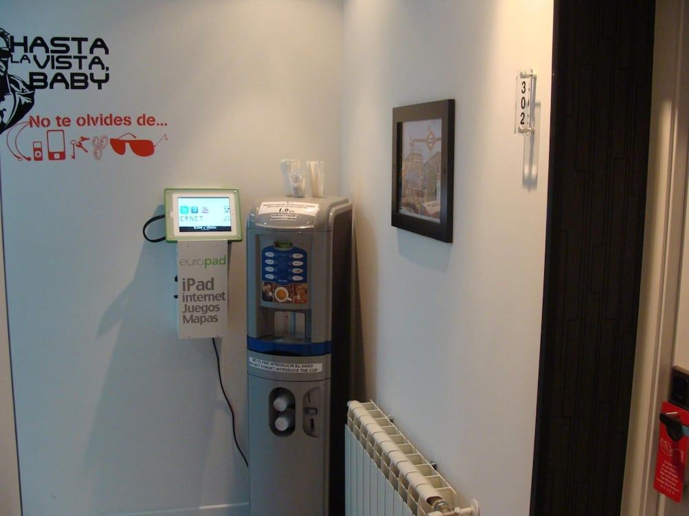 Hostal JQ Madrid 1 2