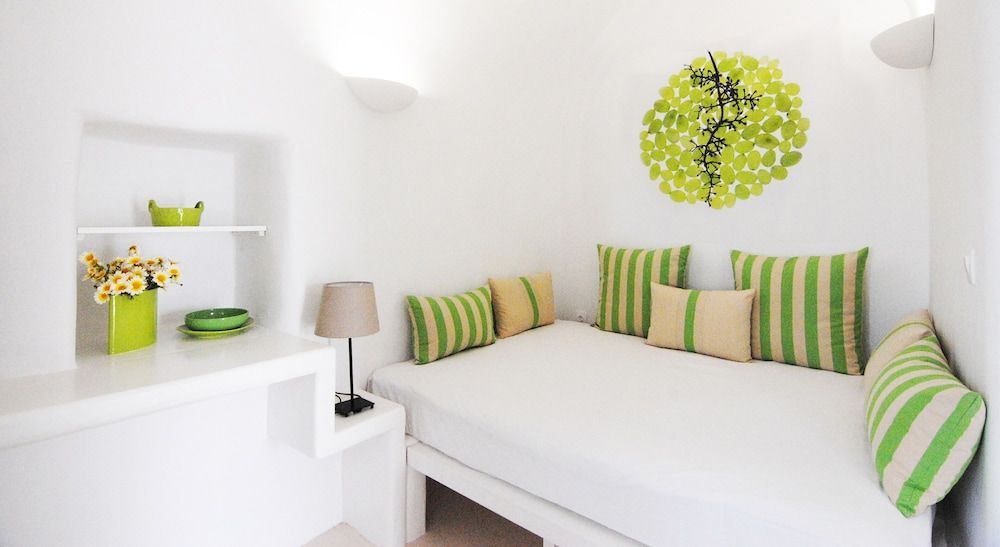 White Grape Suites 1