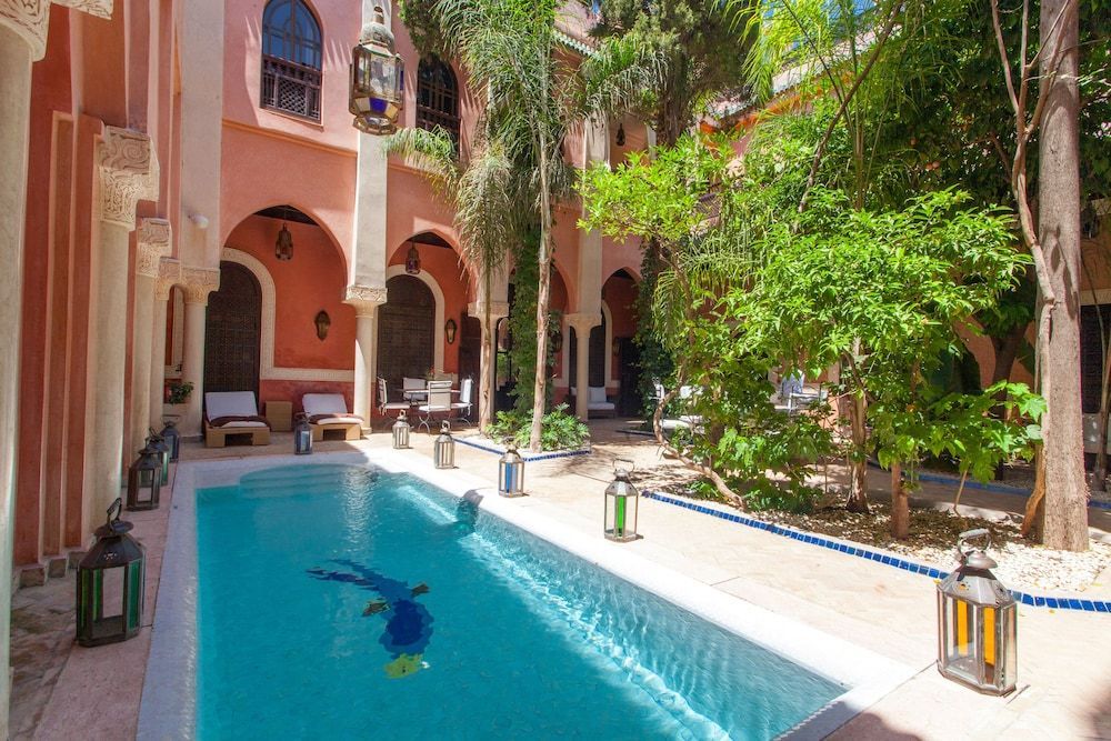 Riad Le Perroquet Bleu Suites & Spa 1
