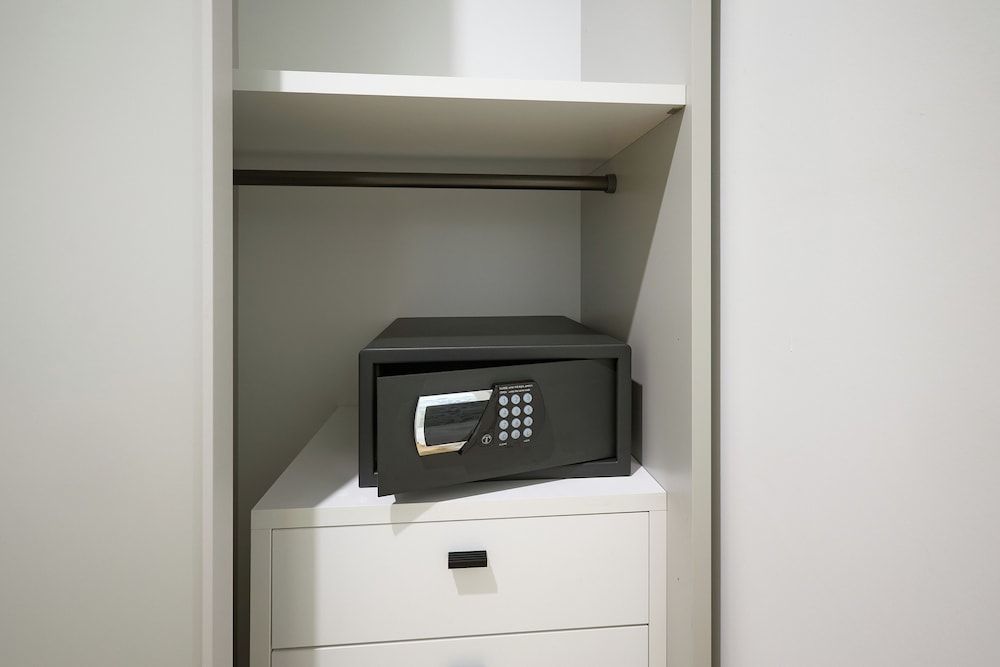 La Corte Rental Room 1