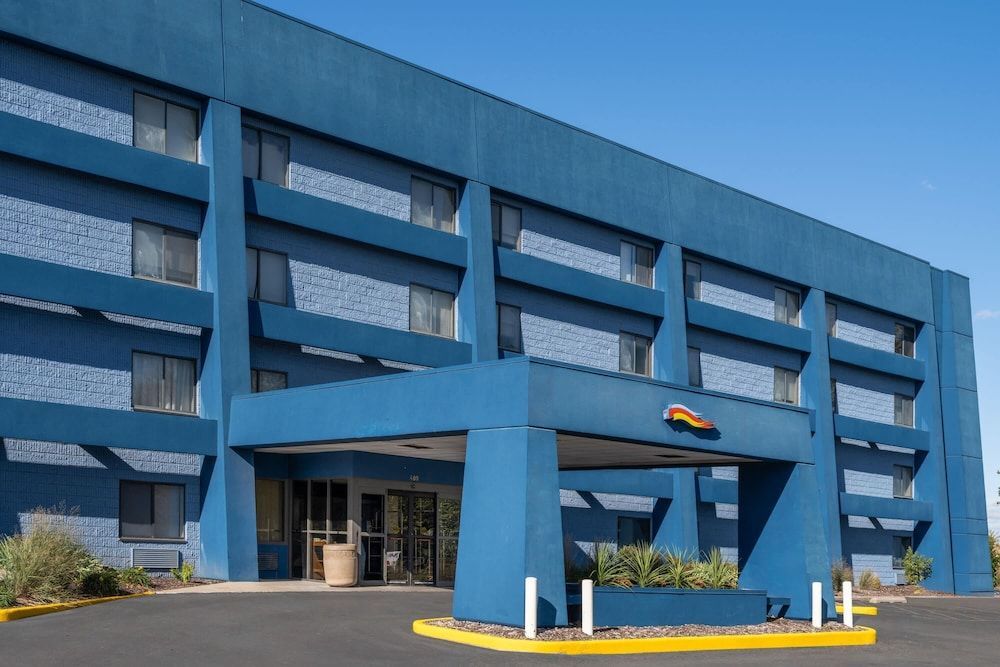 Days Inn by Wyndham Davenport 1