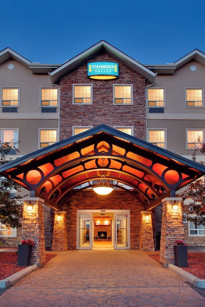 Staybridge Suites CALGARY AIRPORT by IHG 1
